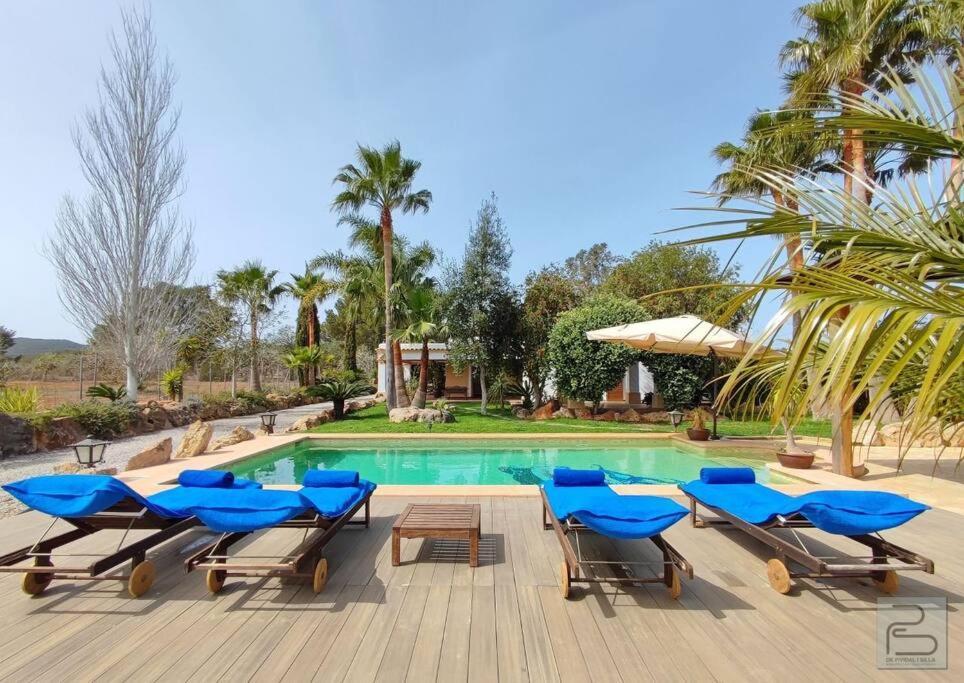 Casa Bet Con Piscina Y Jardin. *